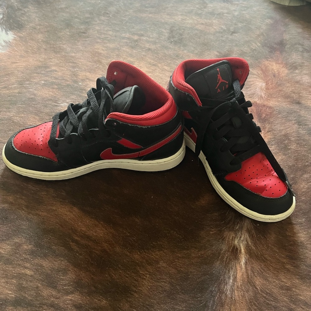 Nike Jordan kids size 4